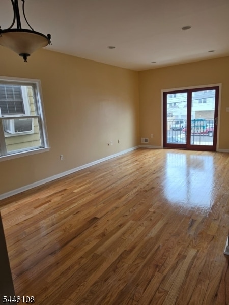 Building Photo - 331 Niles St