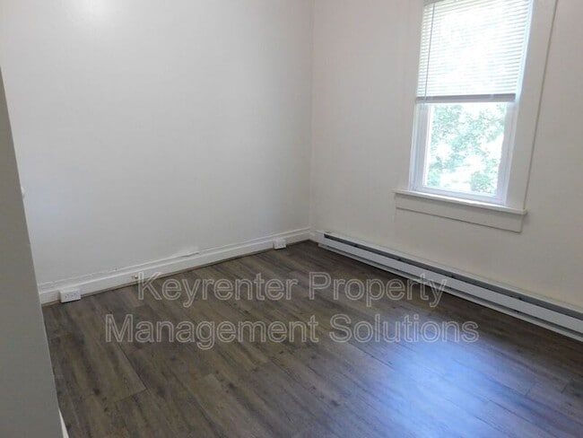 Building Photo - 202 Wilson Ave