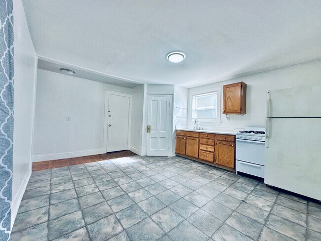 Building Photo - 175 Bradley St