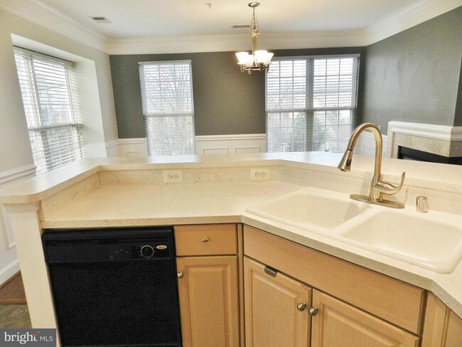 Building Photo - 12765 Fair Crest Ct