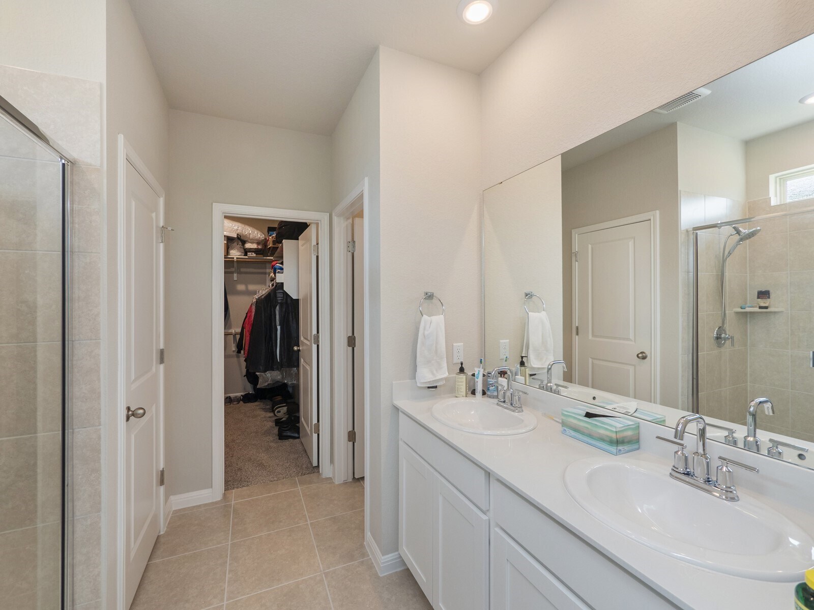 Building Photo - 120 Serpens St