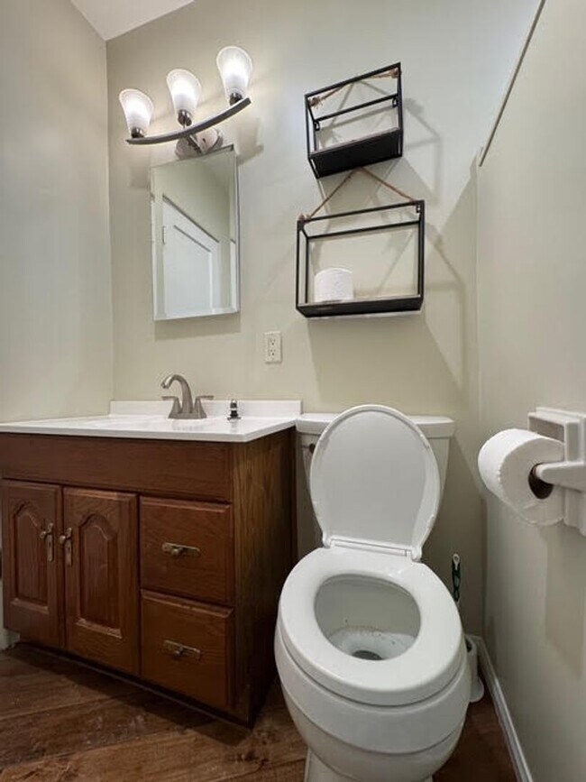 Building Photo - 714 Ocean View