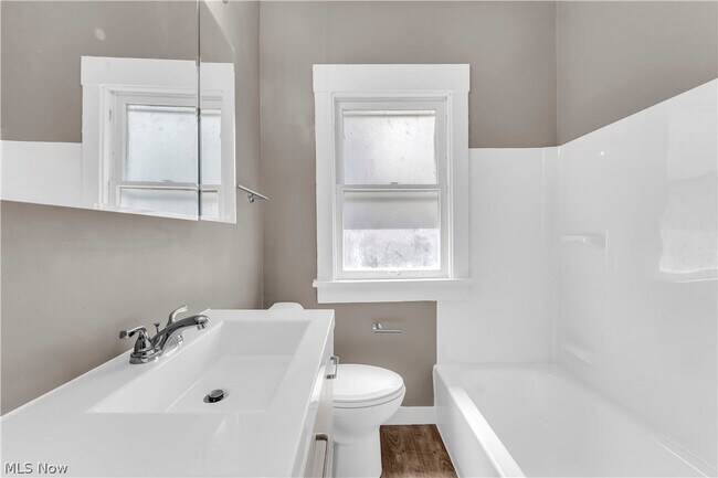 Building Photo - 414 E 148th St