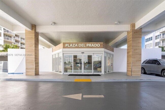 Building Photo - 18071 Biscayne Blvd