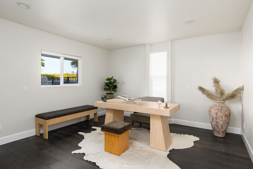 Building Photo - 23296 Park Ensenada