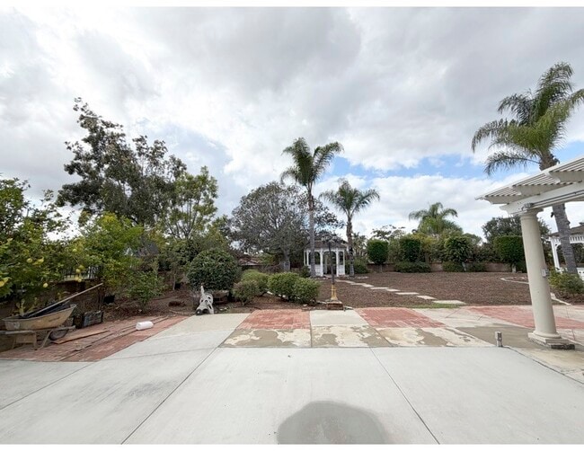 Building Photo - 19852 E Round Hill Ln