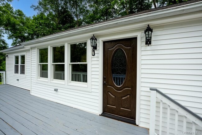 Building Photo - 745 Peekskill Hollow Rd