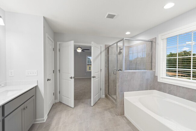 Building Photo - Wyndham Village For Rent!