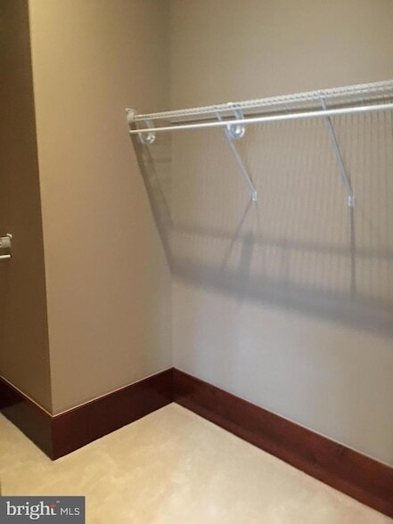 Building Photo - 8220 Crestwood Heights Dr