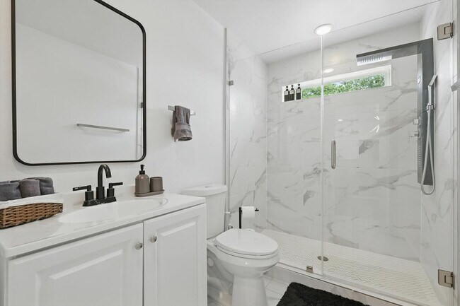 Building Photo - 4416 San Jacinto St