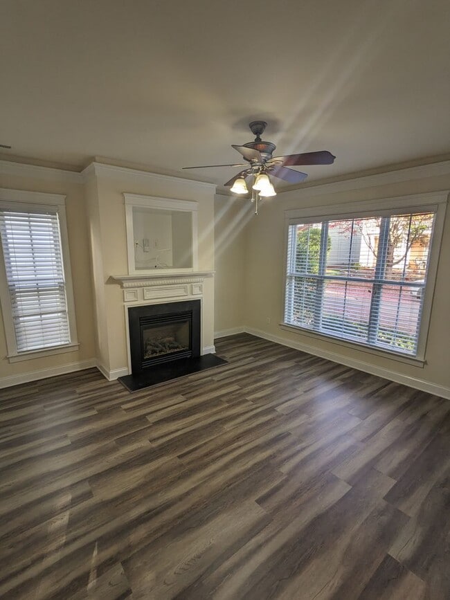 Building Photo - Four Bedroom Huntersville Primary Bedroom on Main Level