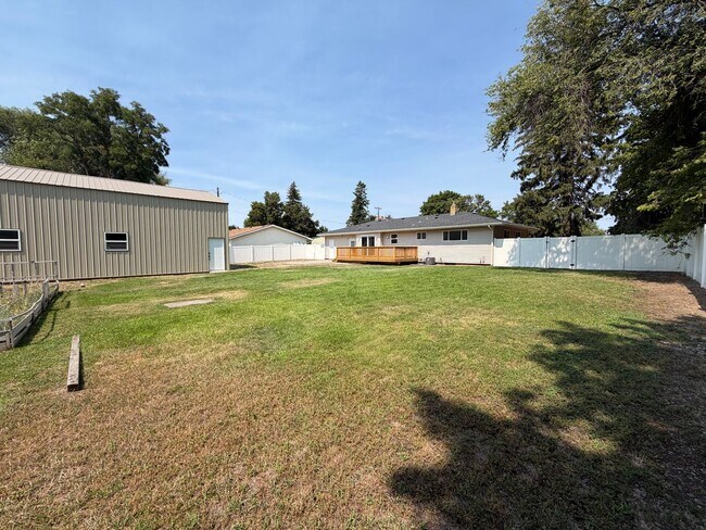 Building Photo - 12924 E 8th Ave