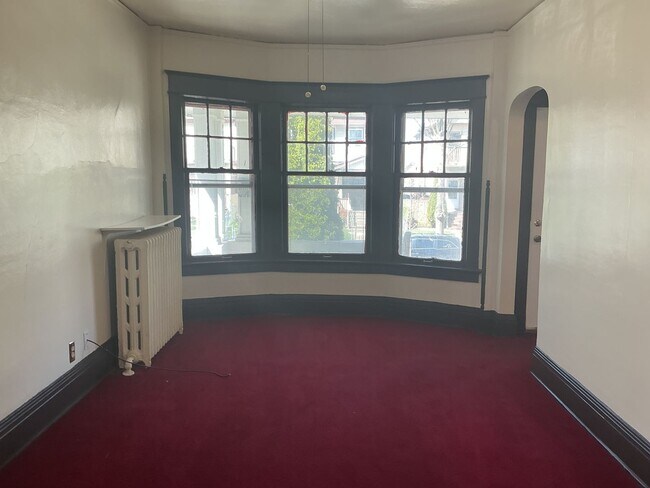 Building Photo - 800-802 S 32nd St