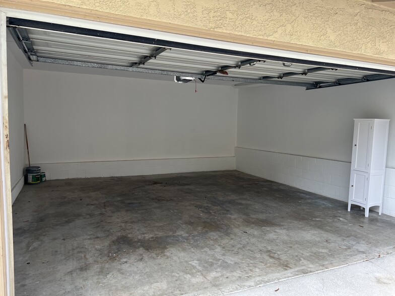 Garage - 2 Car + Storage - 24241 Santa Clara Ave