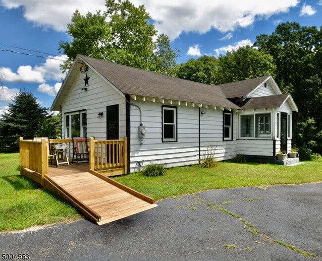 Building Photo - 5528 Berkshire Valley Rd