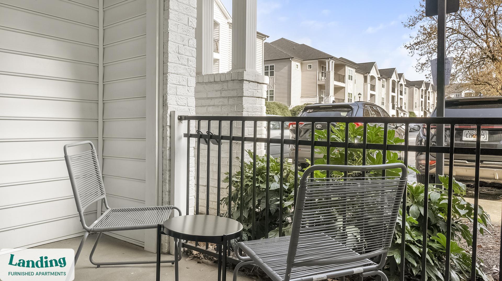 Building Photo - 925 Canterbury Rd NE