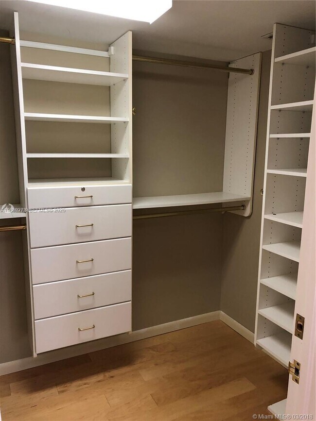 Building Photo - 430 Grand Bay Dr