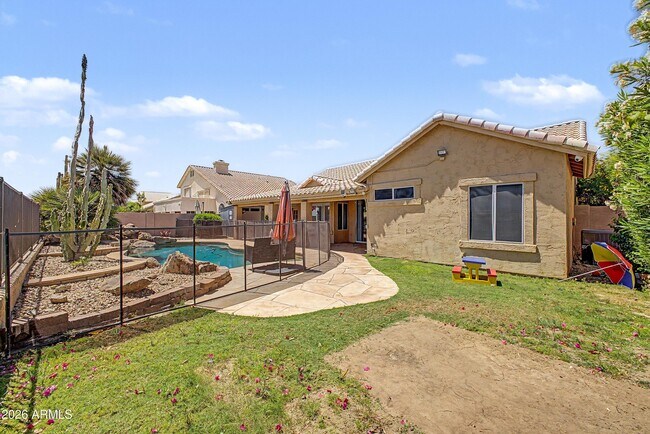 Building Photo - 6217 W Monona Dr