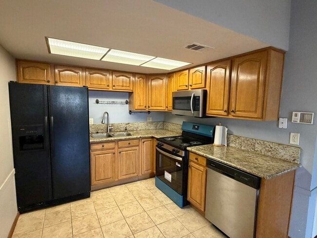 Building Photo - 3731-3733 Scallop Court