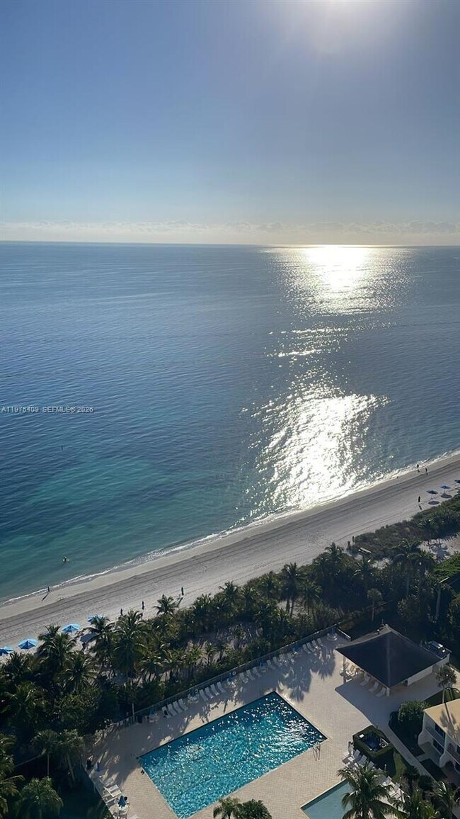 Building Photo - 881 Ocean Dr