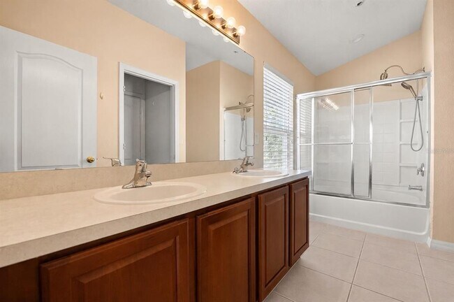 Building Photo - 2210 San Jacinto Cir