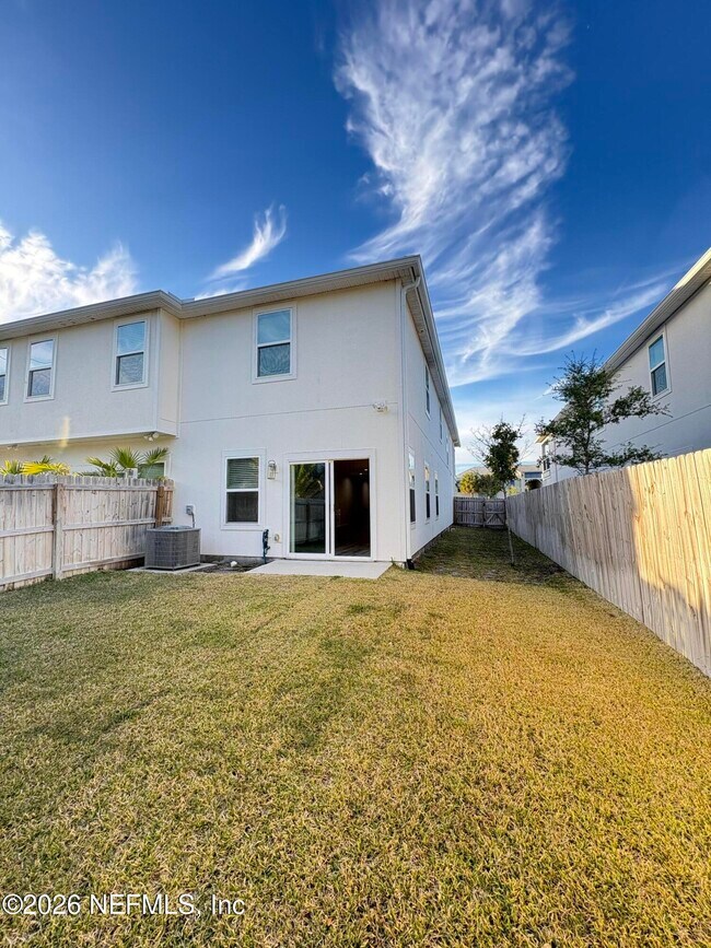 Building Photo - 838 5th Ave S