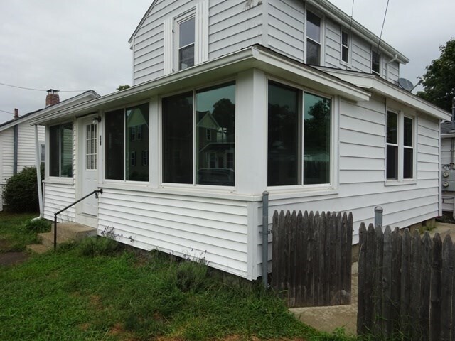 Building Photo - 34 Bayview St