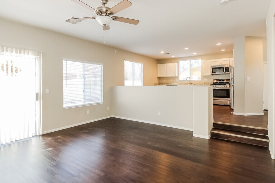 Building Photo - 8832 W Pine Pitch Dr