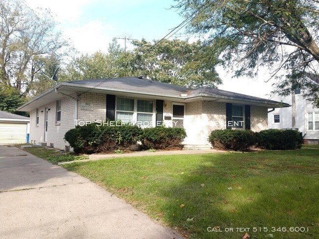 Primary Photo - Duplex for rent, Garage and Basement!