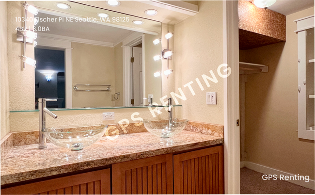 Building Photo - 10340 Fischer Pl NE