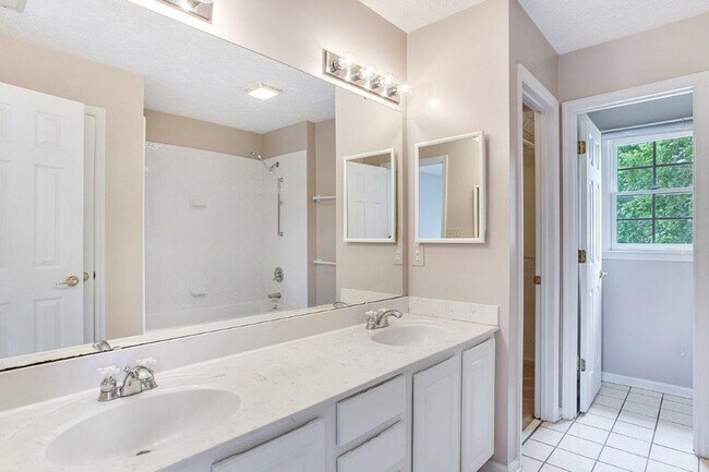 Building Photo - Coming Soon- 3 Bedroom and 2 Bath Home (Pe...