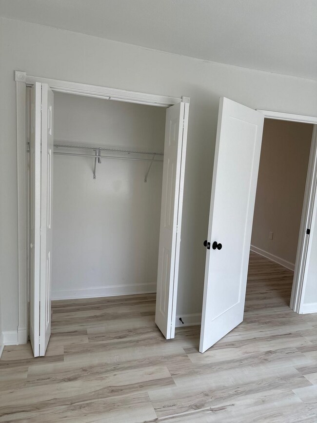 Building Photo - 3 Bed 1 Bath SW DC
