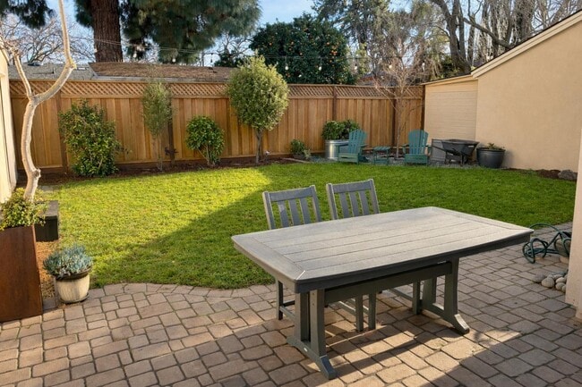 Building Photo - 1700 Cleveland Ave