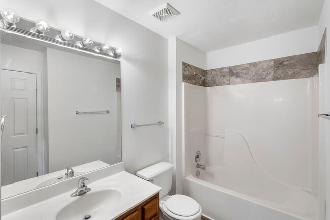Building Photo - 5001-5003-5003 Betty Jean Way