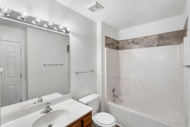 Building Photo - 5001-5003 Betty Jean Way