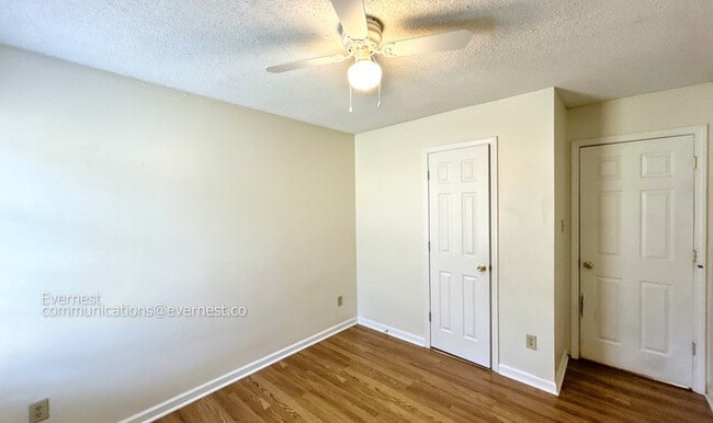 Building Photo - 9299 Grove Manor Dr