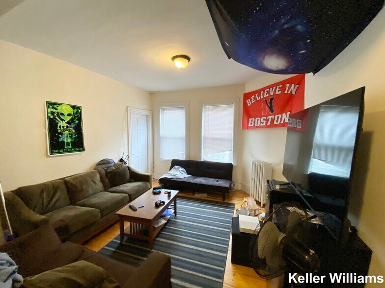 Building Photo - 17 Sachem St