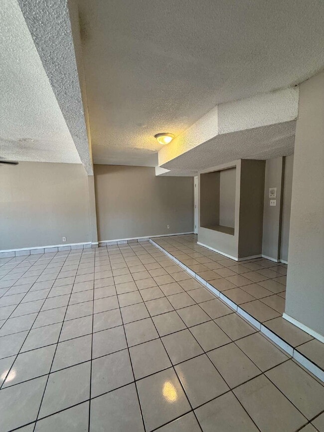 Building Photo - 11708 Sierra Azul Dr