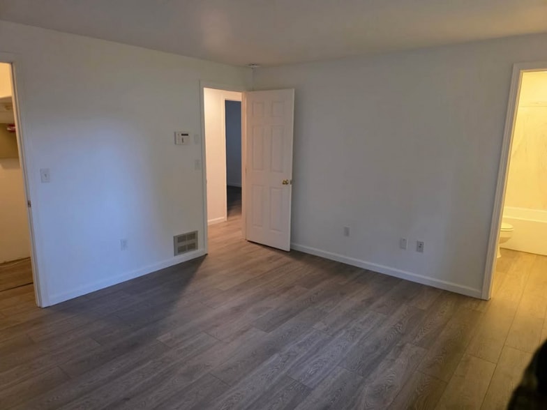 Building Photo - 8019 57th Dr NE