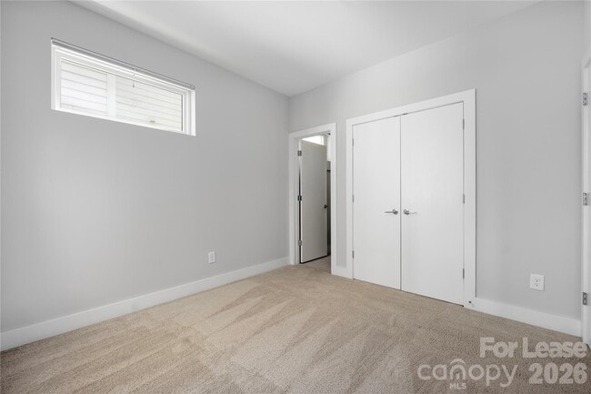 Building Photo - 1008 Westbrook Dr