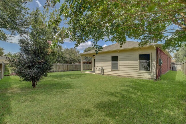 Building Photo - 623 W Newport Bend