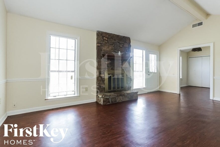 Building Photo - 4877 Summitridge Dr