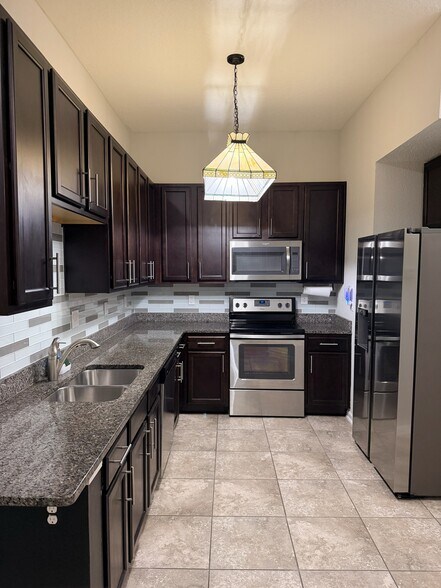 Kitchen - 200 Larkin Place