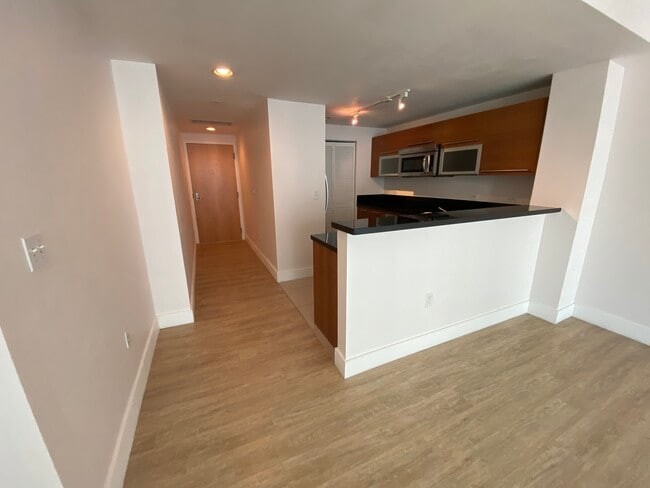 Building Photo - 253 NE 2nd St