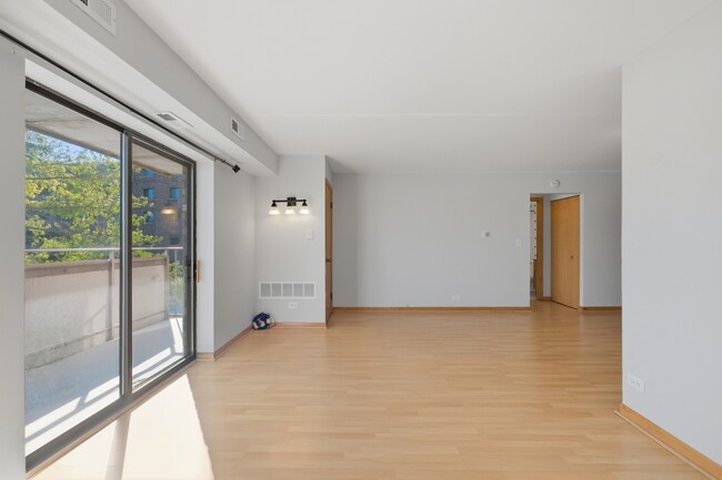 Building Photo - 1460 Fairlane Dr