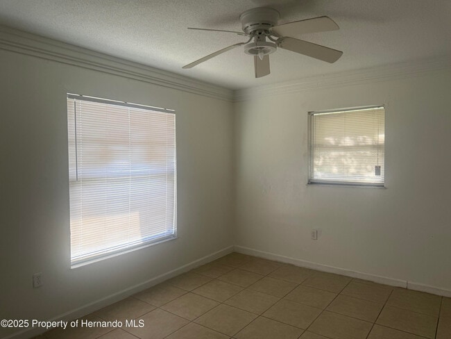 Building Photo - 5331 Pierpoint Ave