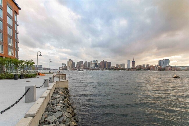 Building Photo - 45 Lewis St