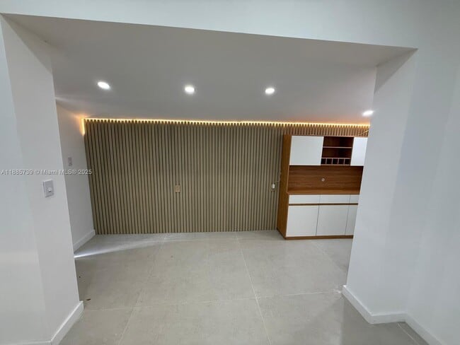 Building Photo - 401 NW 131st St