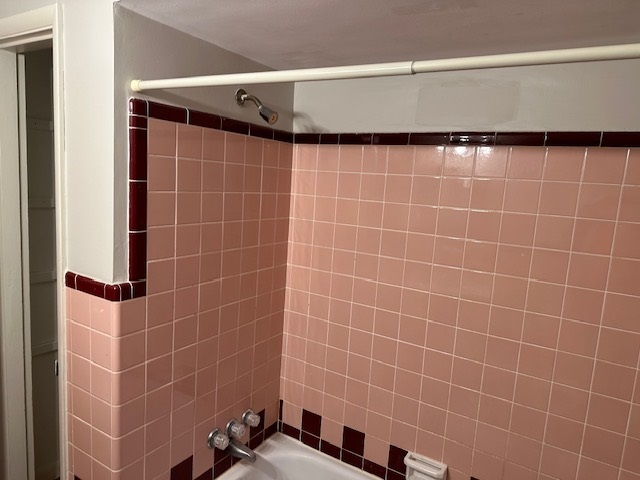 Bathroom Shower - 2283 Rosedale Ave