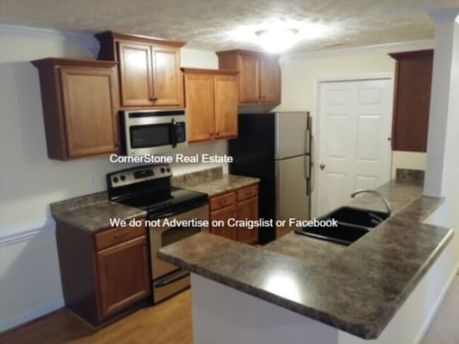 Building Photo - 1760 Renwick Dr